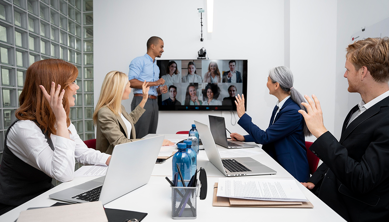 Leadership in the Digital Age: How Effective Document Management Supports Remote and Hybrid Teams